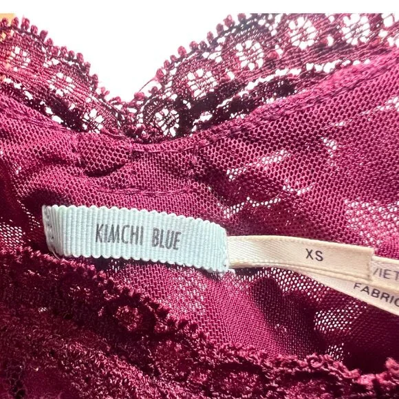 Urban Outfitters Kimchi Blue Burgundy Lace V-Neck Top - Picture 5 of 5